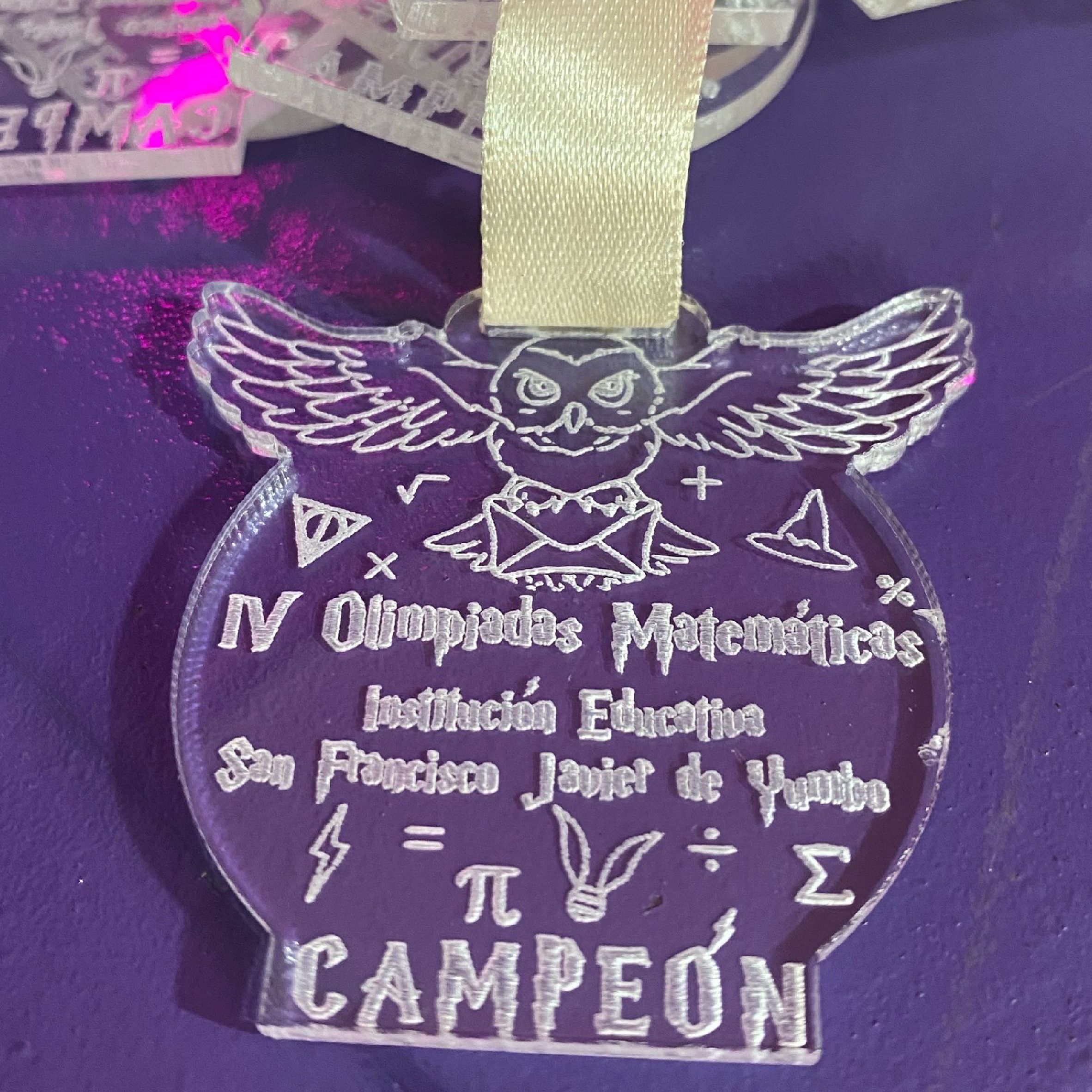 Medallas Acrílico Grabada