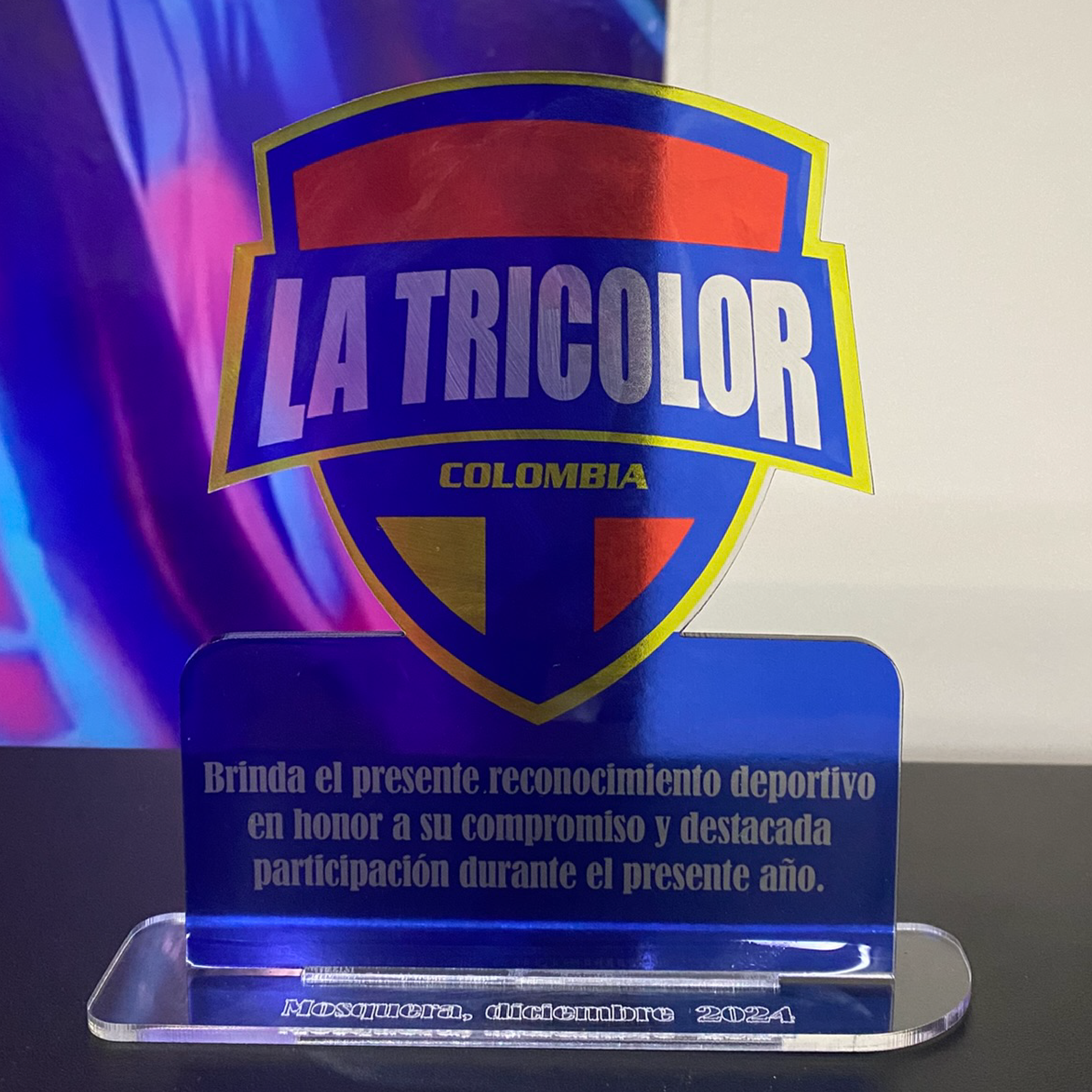 Trofeo Color Acrílico